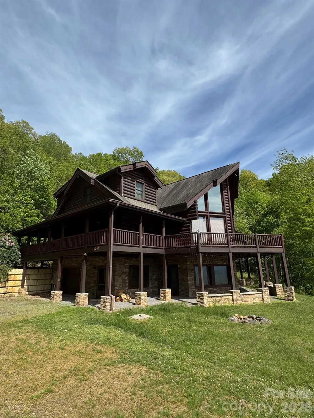686 Hyacinth Drive Clyde, NC 28721