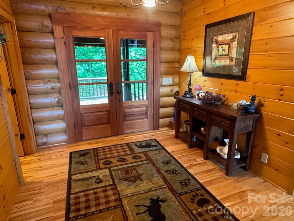 686 Hyacinth Drive Clyde, NC 28721