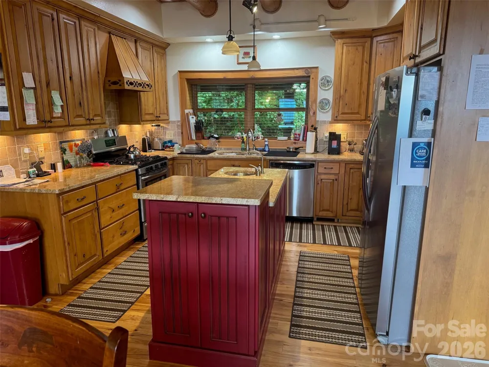 686 Hyacinth Drive Clyde, NC 28721
