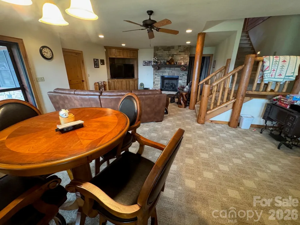 686 Hyacinth Drive Clyde, NC 28721