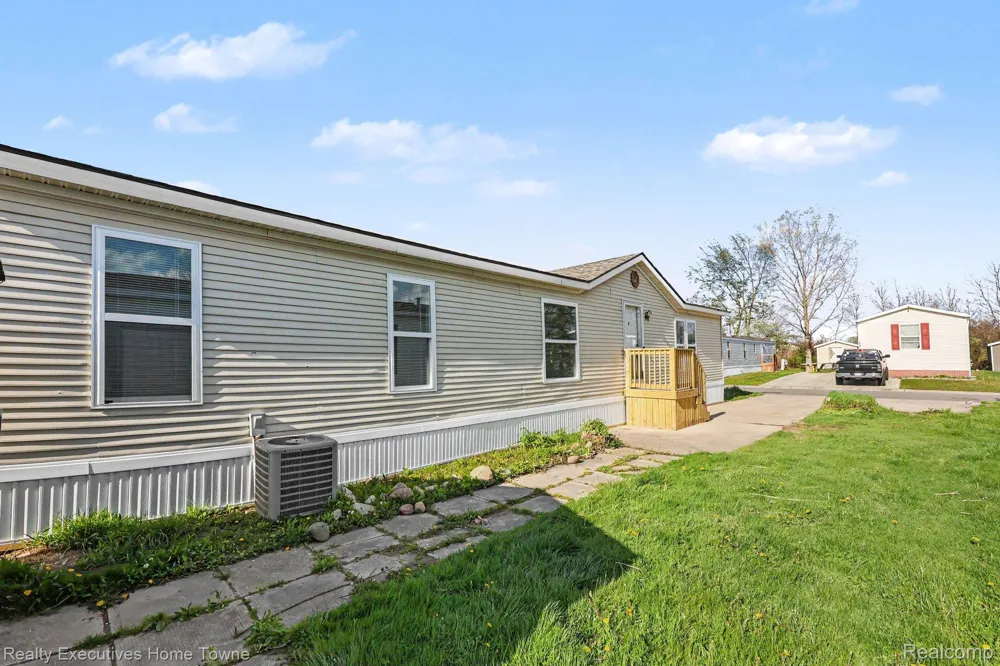 59587 Susan Ln N. New Haven Village, MI 48048