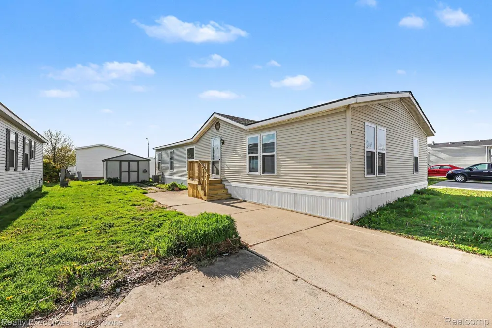 59587 Susan Ln N. New Haven Village, MI 48048