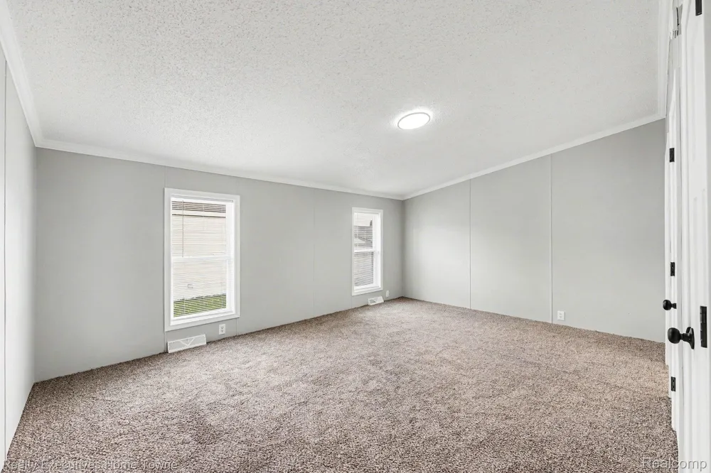 59587 Susan Ln N. New Haven Village, MI 48048