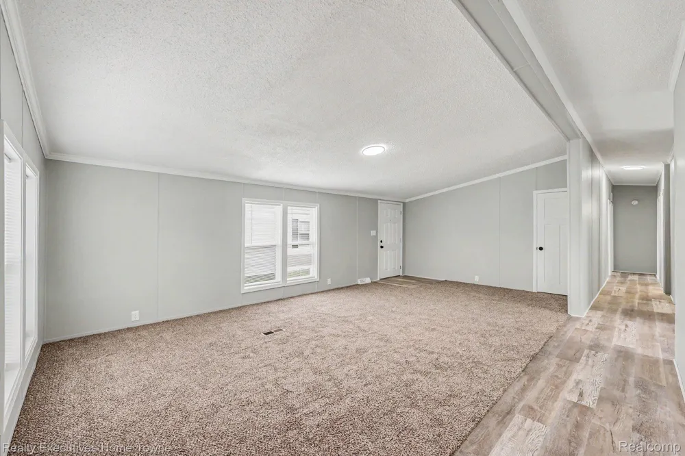 59587 Susan Ln N. New Haven Village, MI 48048