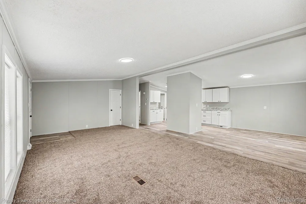 59587 Susan Ln N. New Haven Village, MI 48048