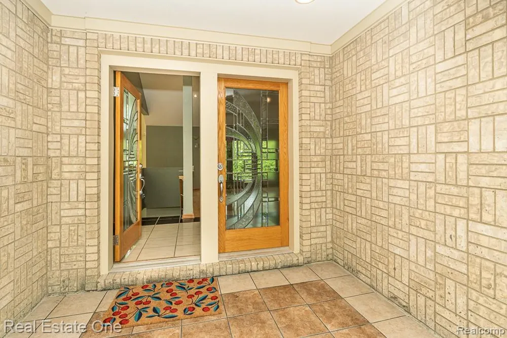 2670 Spring Grove Drive Genoa Township, MI 48114