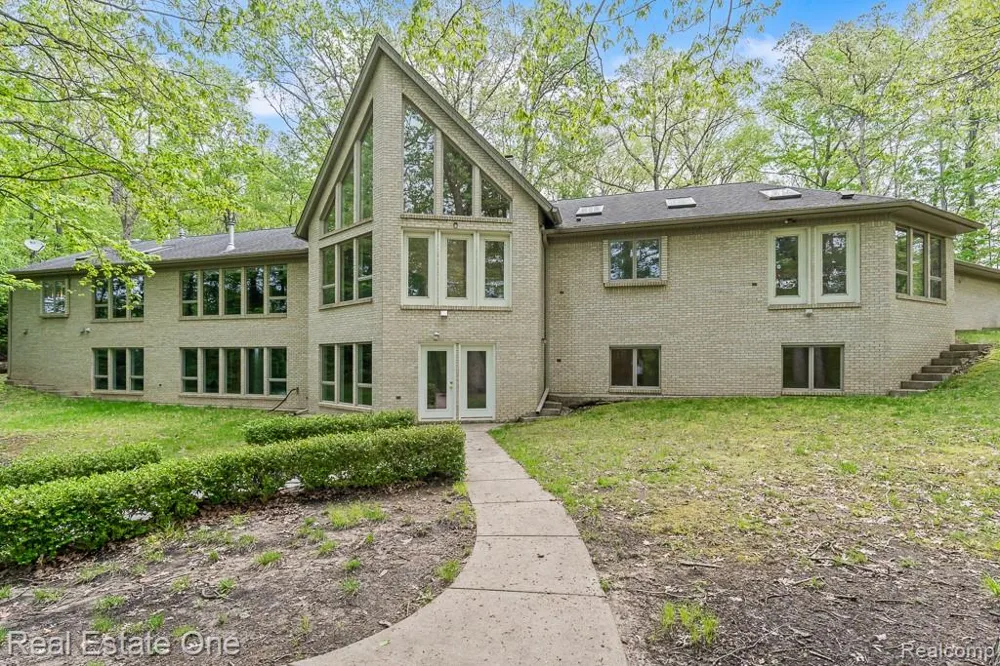 2670 Spring Grove Drive Genoa Township, MI 48114