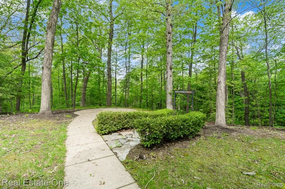 2670 Spring Grove Drive Genoa Township, MI 48114