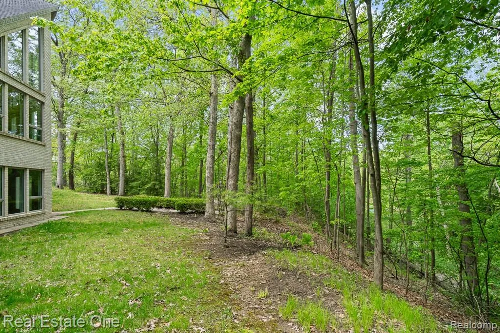 2670 Spring Grove Drive Genoa Township, MI 48114