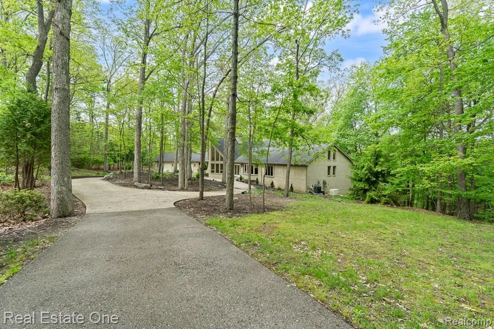 2670 Spring Grove Drive Genoa Township, MI 48114
