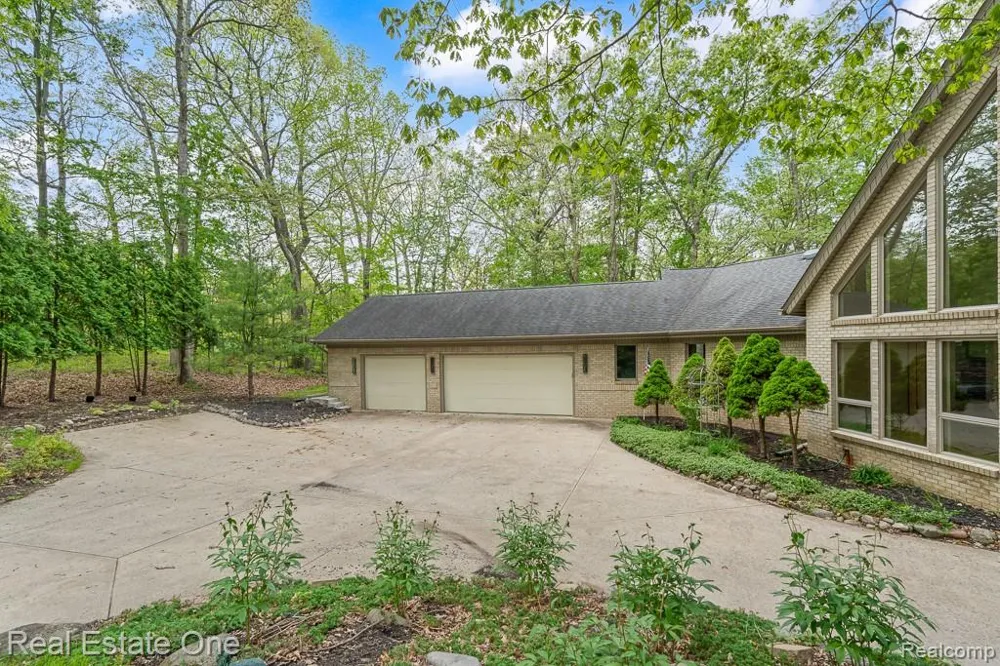 2670 Spring Grove Drive Genoa Township, MI 48114