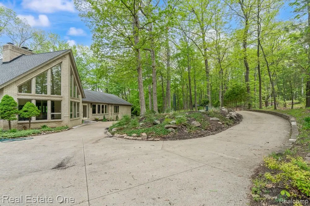 2670 Spring Grove Drive Genoa Township, MI 48114