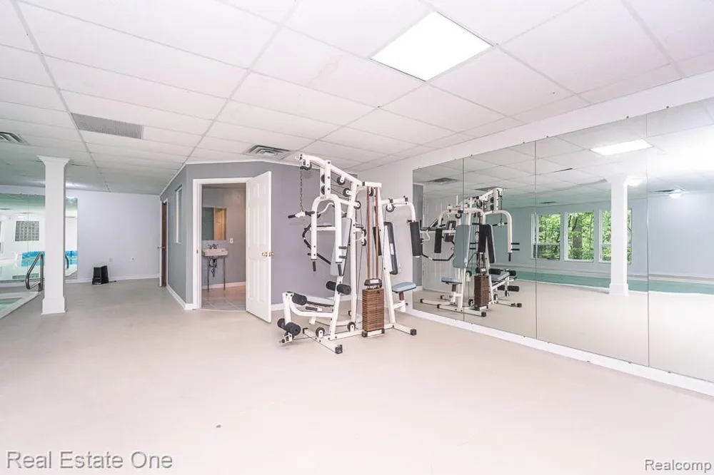 2670 Spring Grove Drive Genoa Township, MI 48114