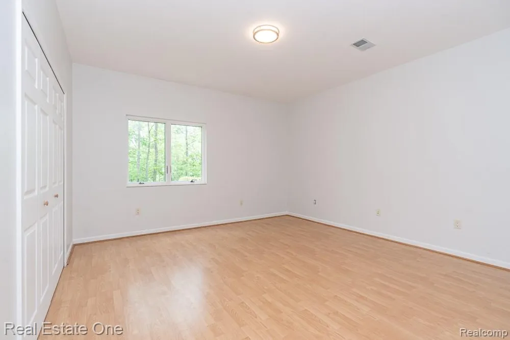 2670 Spring Grove Drive Genoa Township, MI 48114