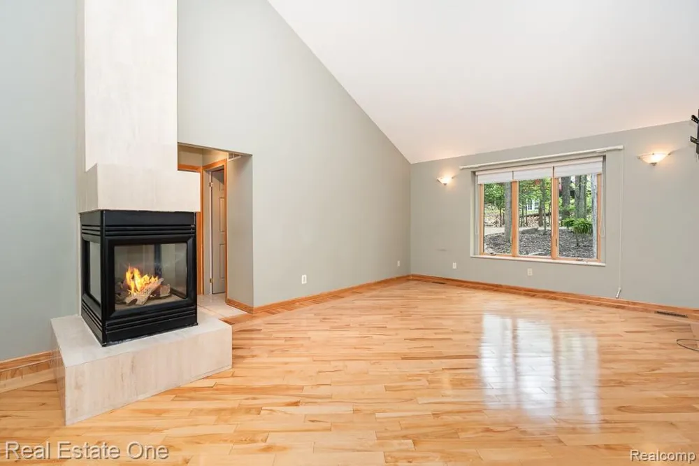 2670 Spring Grove Drive Genoa Township, MI 48114