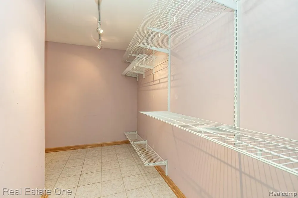 2670 Spring Grove Drive Genoa Township, MI 48114