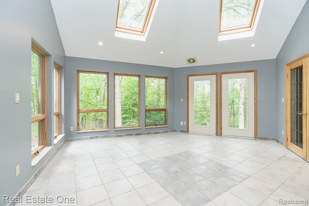 2670 Spring Grove Drive Genoa Township, MI 48114