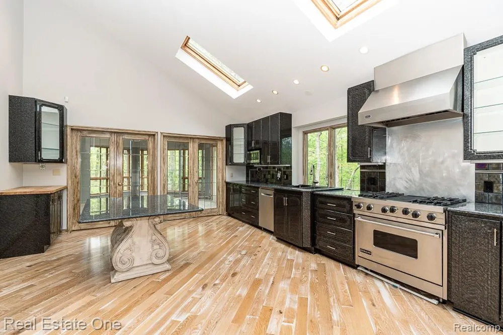 2670 Spring Grove Drive Genoa Township, MI 48114