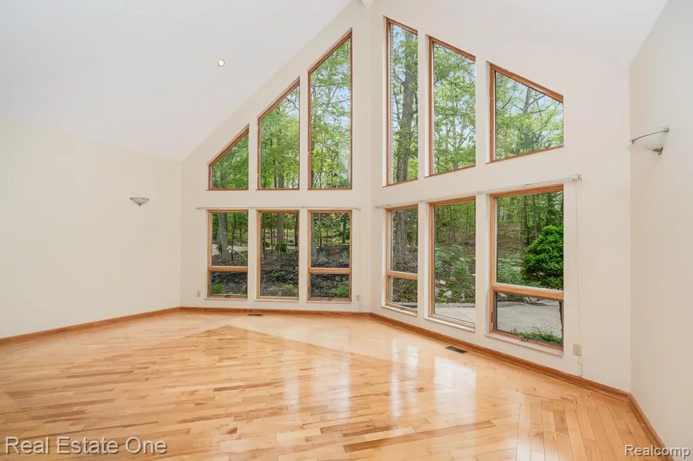2670 Spring Grove Drive Genoa Township, MI 48114