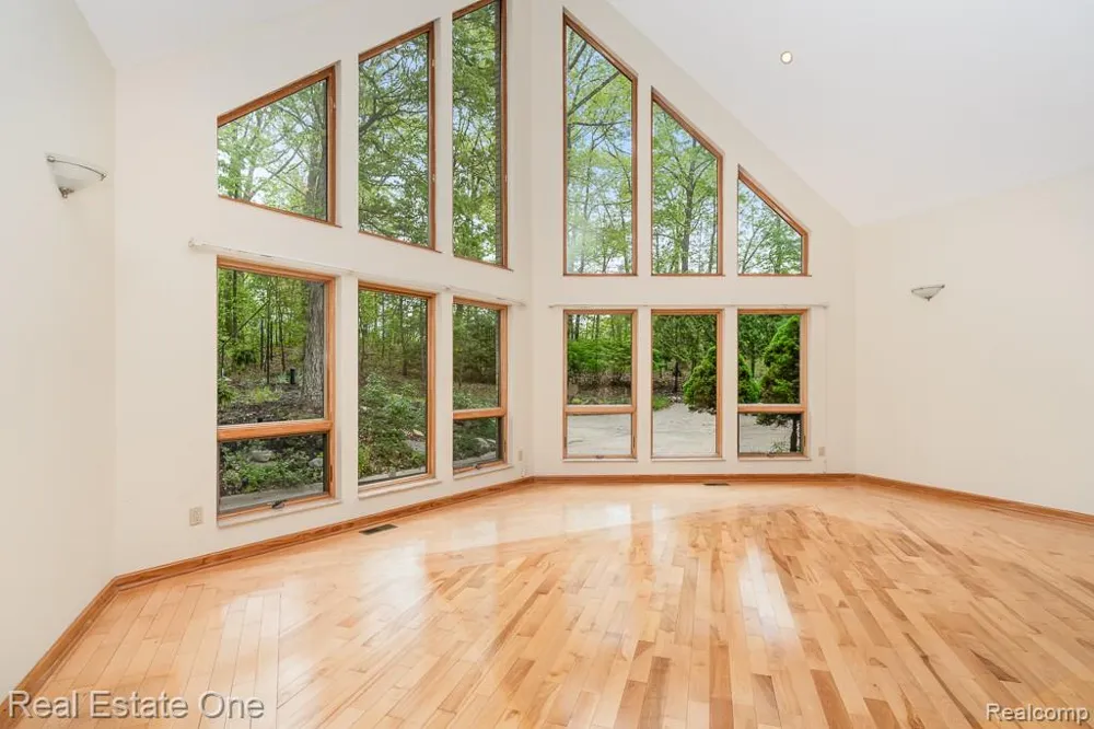 2670 Spring Grove Drive Genoa Township, MI 48114
