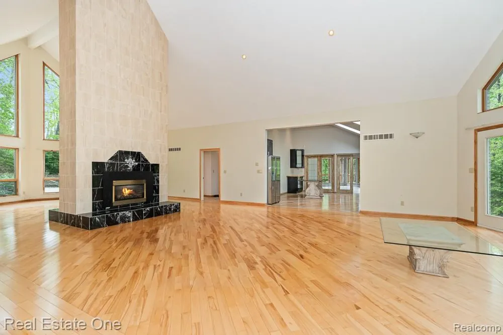 2670 Spring Grove Drive Genoa Township, MI 48114