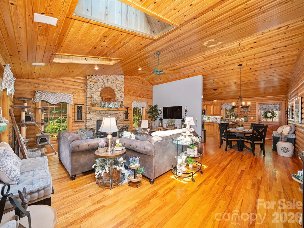 357 Rosewood Lane Burnsville, NC 28714