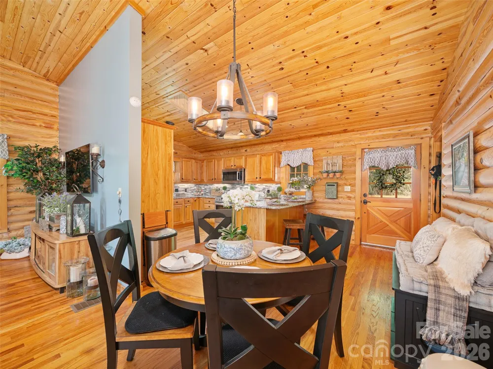 357 Rosewood Lane Burnsville, NC 28714