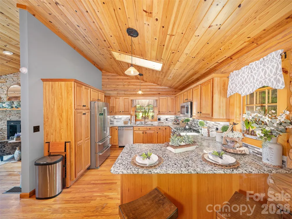 357 Rosewood Lane Burnsville, NC 28714