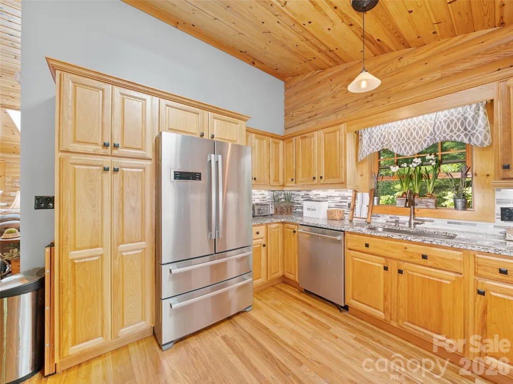 357 Rosewood Lane Burnsville, NC 28714