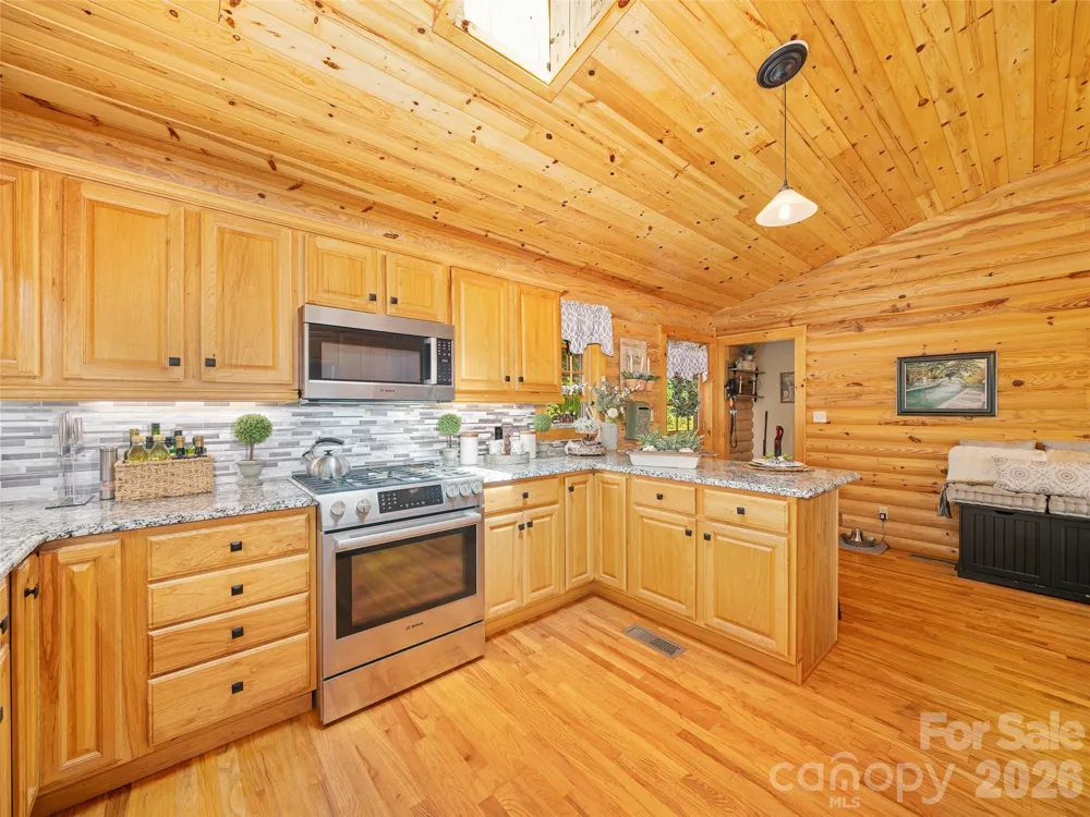 357 Rosewood Lane Burnsville, NC 28714