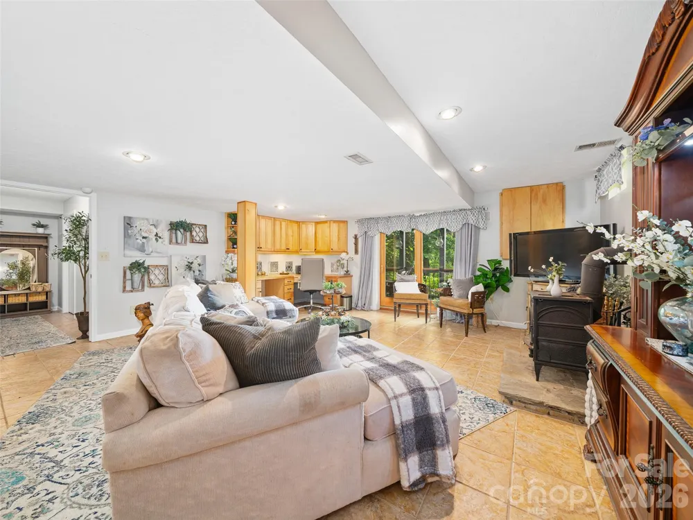 357 Rosewood Lane Burnsville, NC 28714