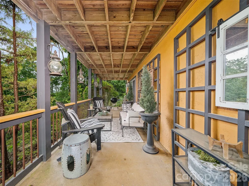 357 Rosewood Lane Burnsville, NC 28714