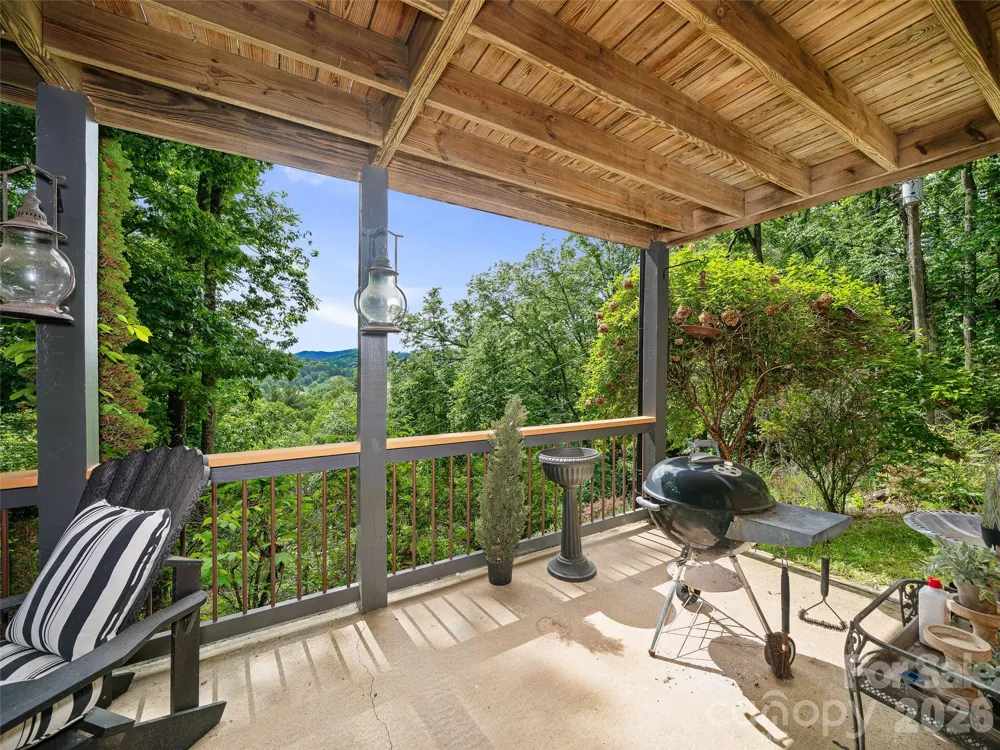 357 Rosewood Lane Burnsville, NC 28714