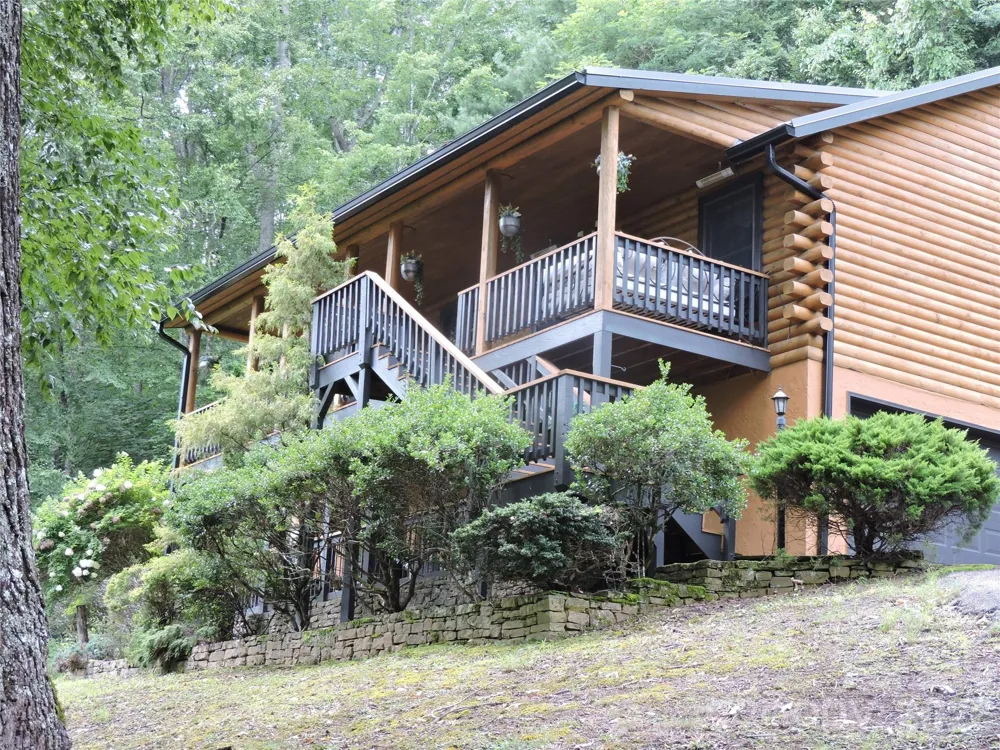357 Rosewood Lane Burnsville, NC 28714