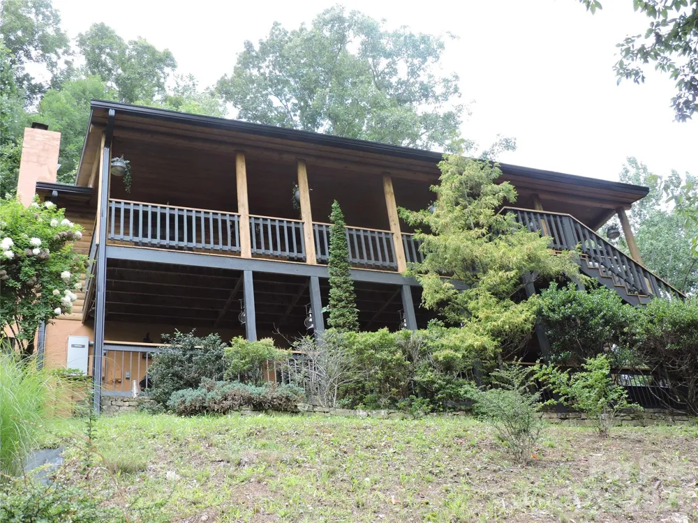 357 Rosewood Lane Burnsville, NC 28714