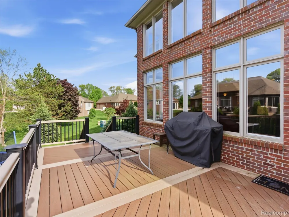 7305 Acadia Court Washington Township, MI 48095