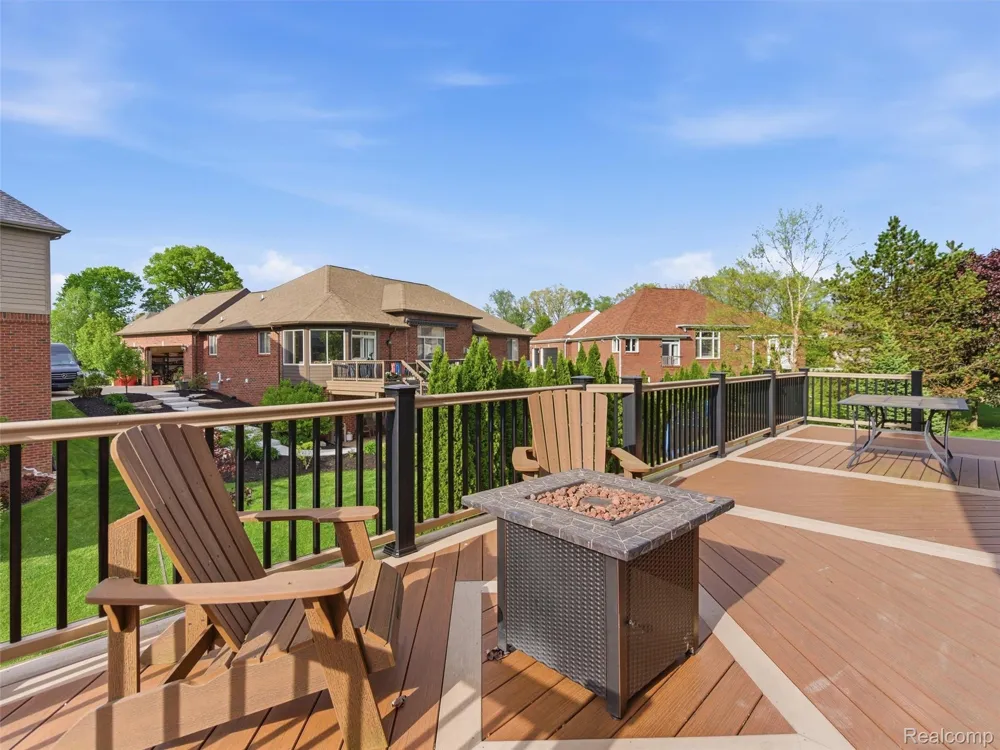 7305 Acadia Court Washington Township, MI 48095