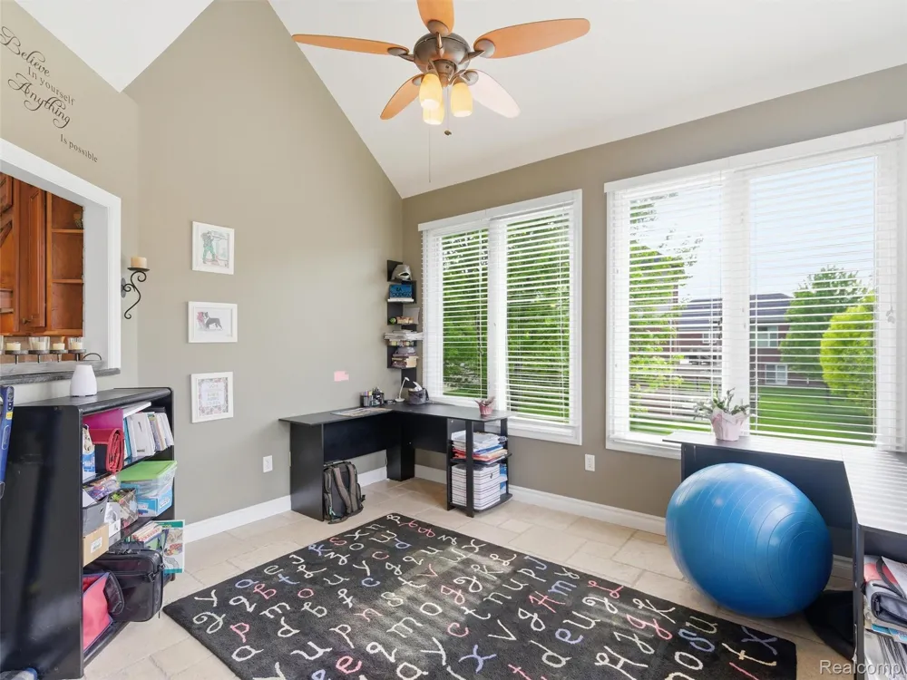 7305 Acadia Court Washington Township, MI 48095