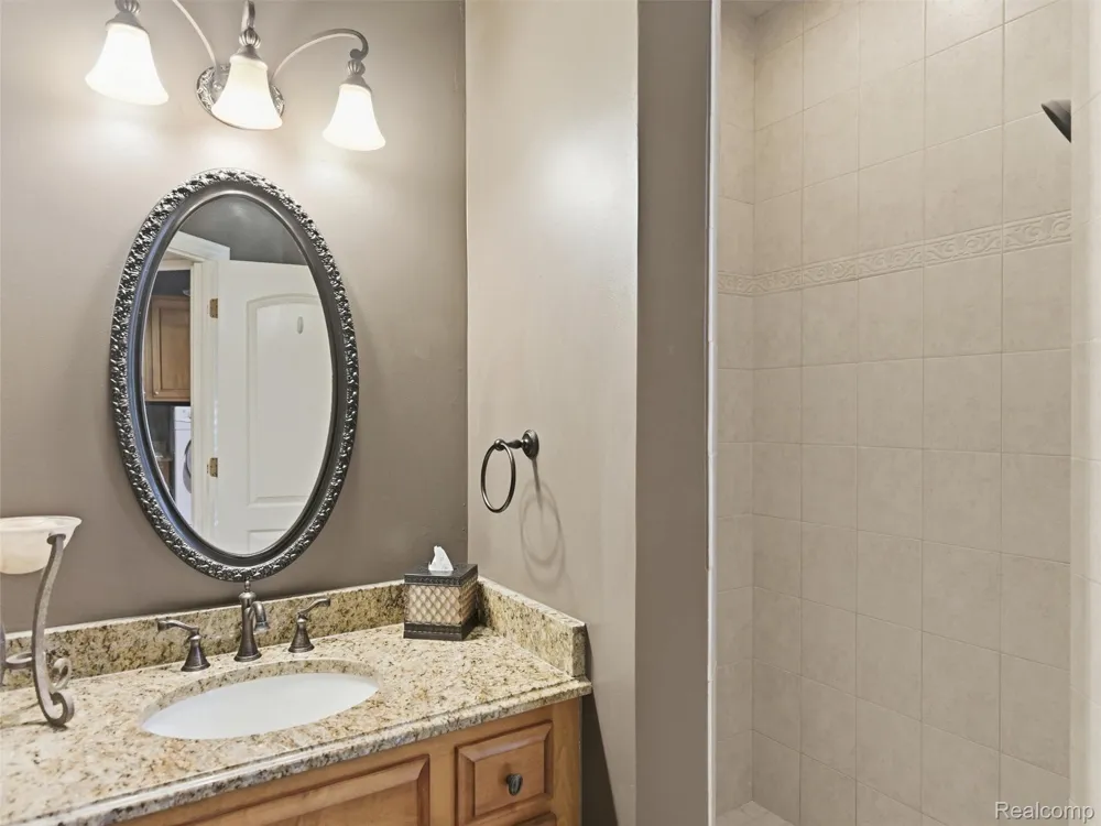 7305 Acadia Court Washington Township, MI 48095