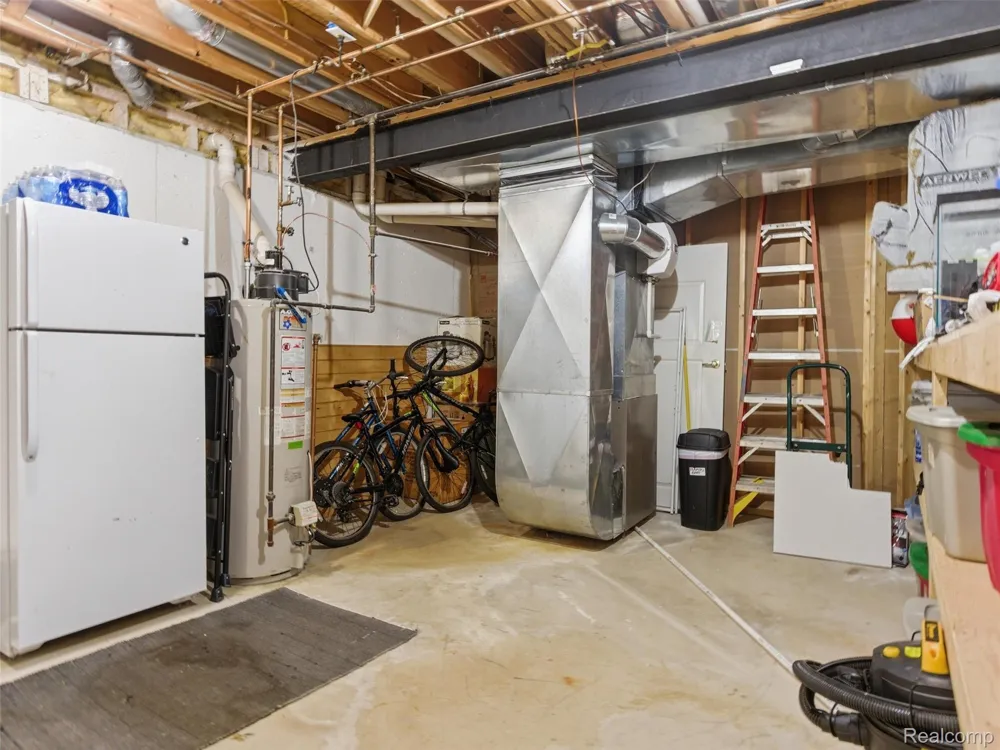 7305 Acadia Court Washington Township, MI 48095