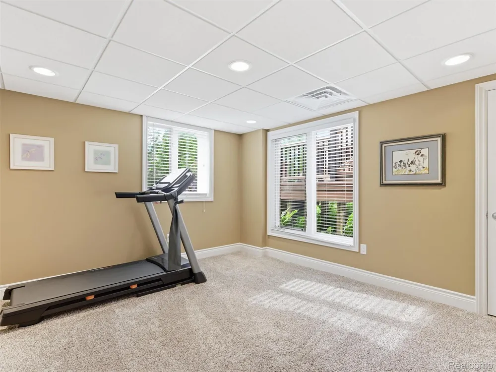 7305 Acadia Court Washington Township, MI 48095