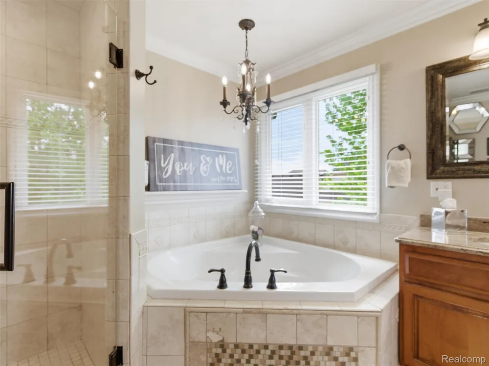 7305 Acadia Court Washington Township, MI 48095