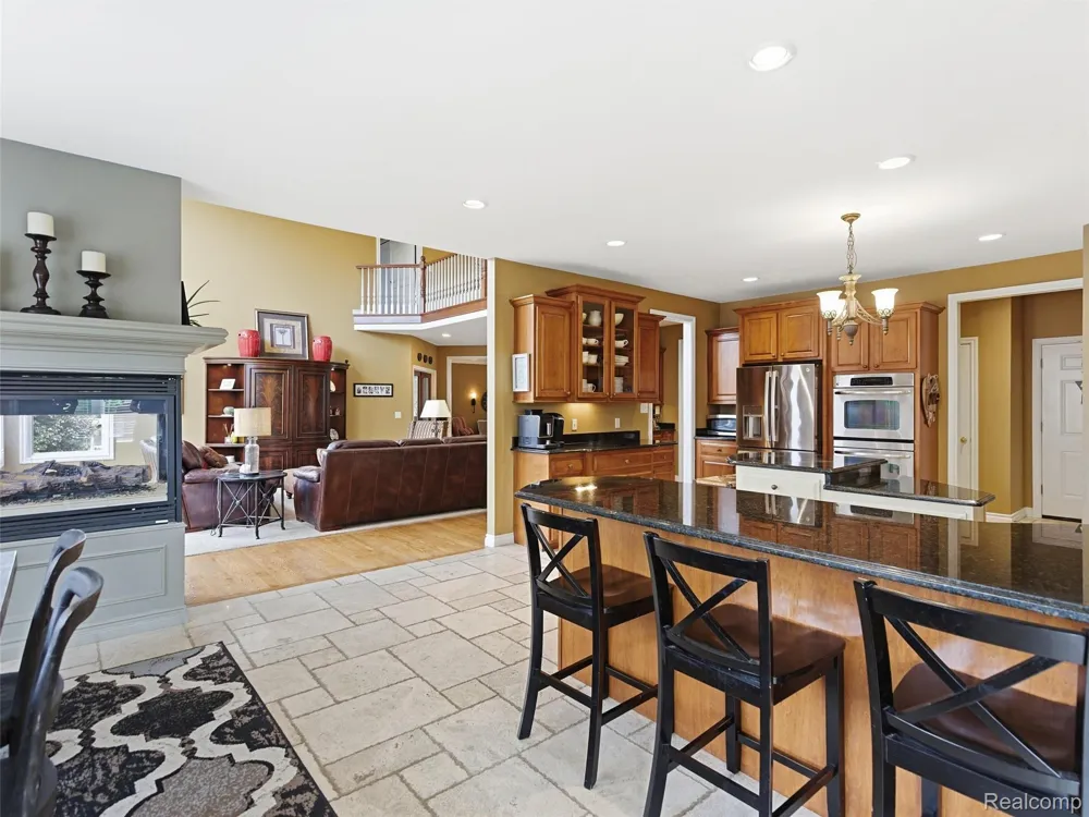 7305 Acadia Court Washington Township, MI 48095