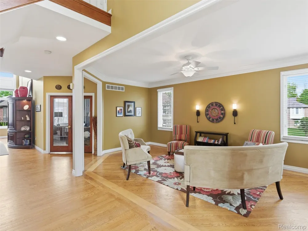 7305 Acadia Court Washington Township, MI 48095