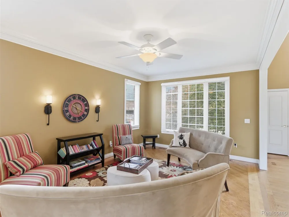 7305 Acadia Court Washington Township, MI 48095