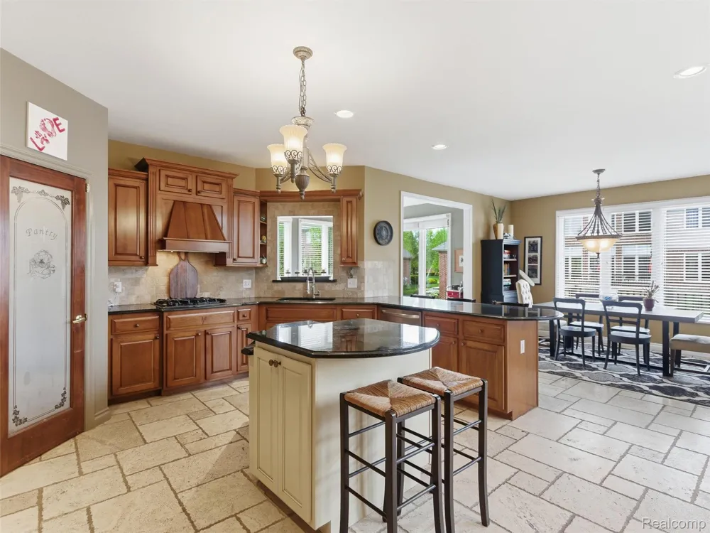 7305 Acadia Court Washington Township, MI 48095
