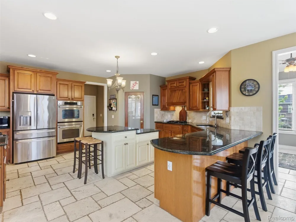 7305 Acadia Court Washington Township, MI 48095
