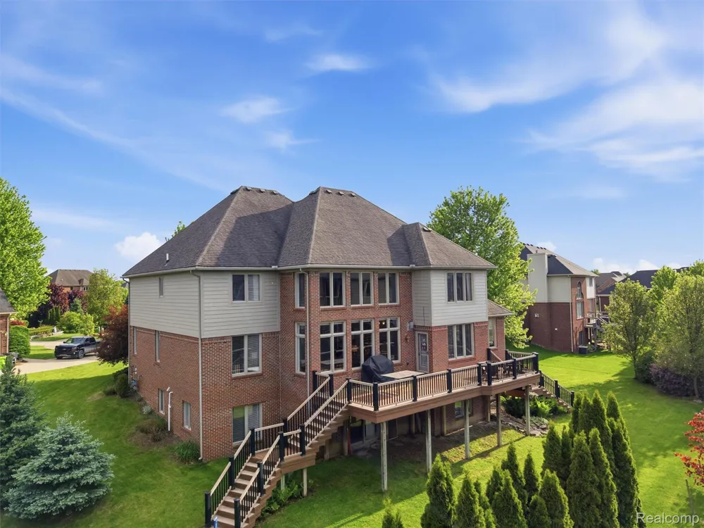 7305 Acadia Court Washington Township, MI 48095