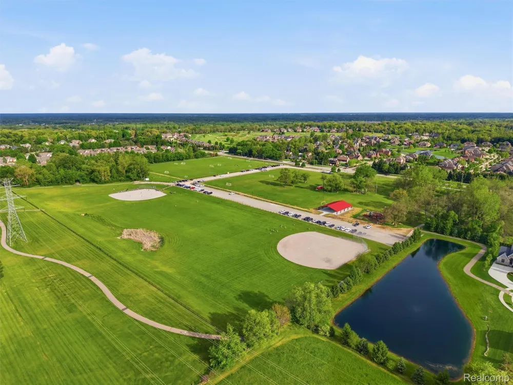 7305 Acadia Court Washington Township, MI 48095