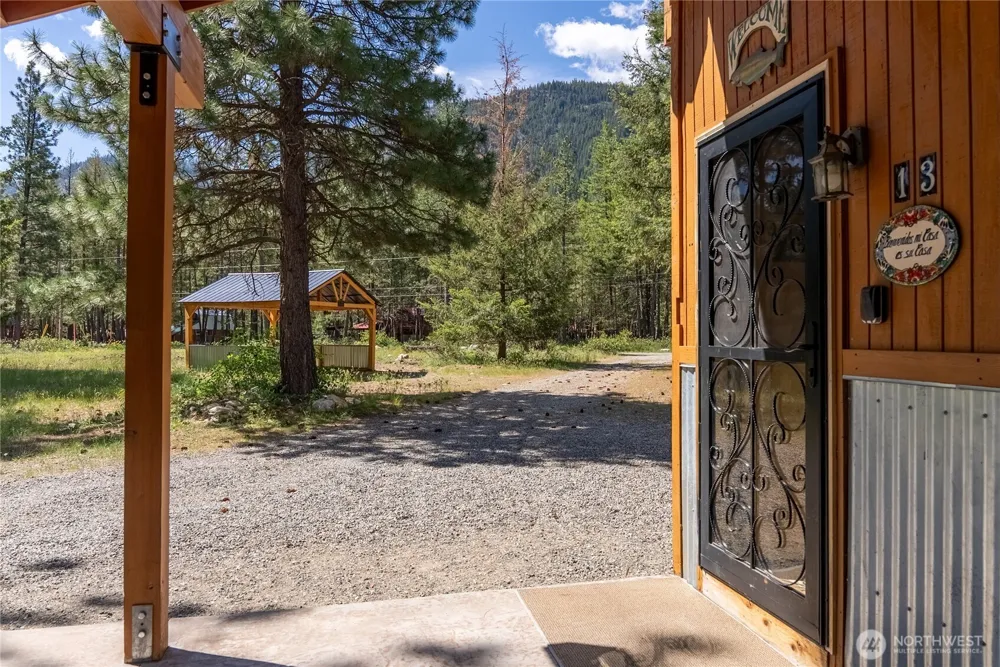 13 Littel Road Mazama, WA 98833
